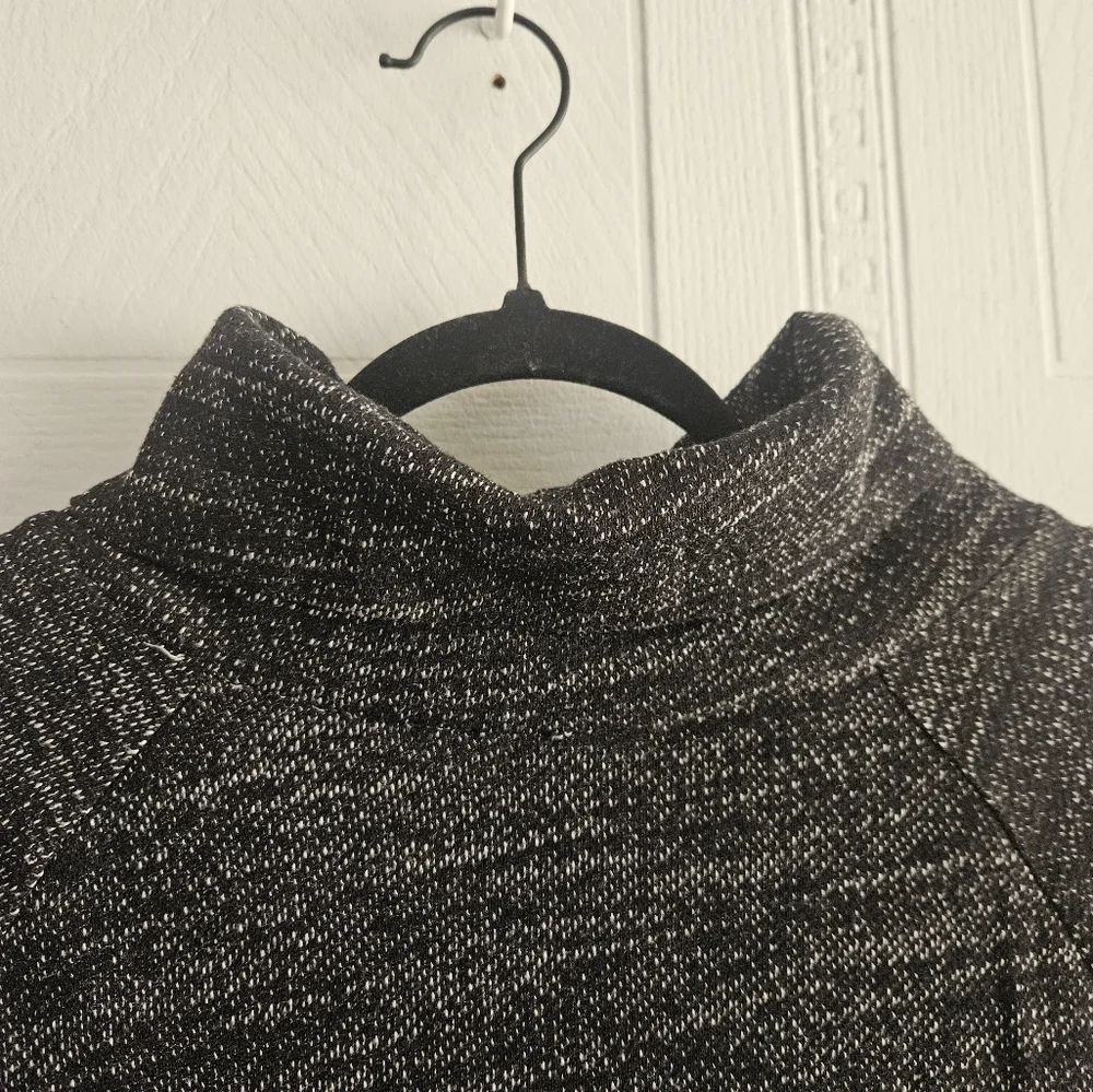GAP Fit Cotton Blend Black Marled Roll Neck Cropped Sweatshirt Sz XS EUC